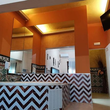 Hostal Avenida Andalucia - Solo Adultos Севилья Экстерьер фото