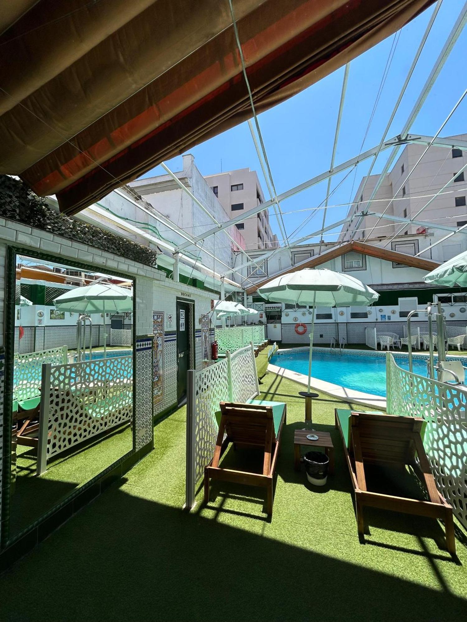 Hostal Avenida Andalucia - Solo Adultos Севилья Экстерьер фото