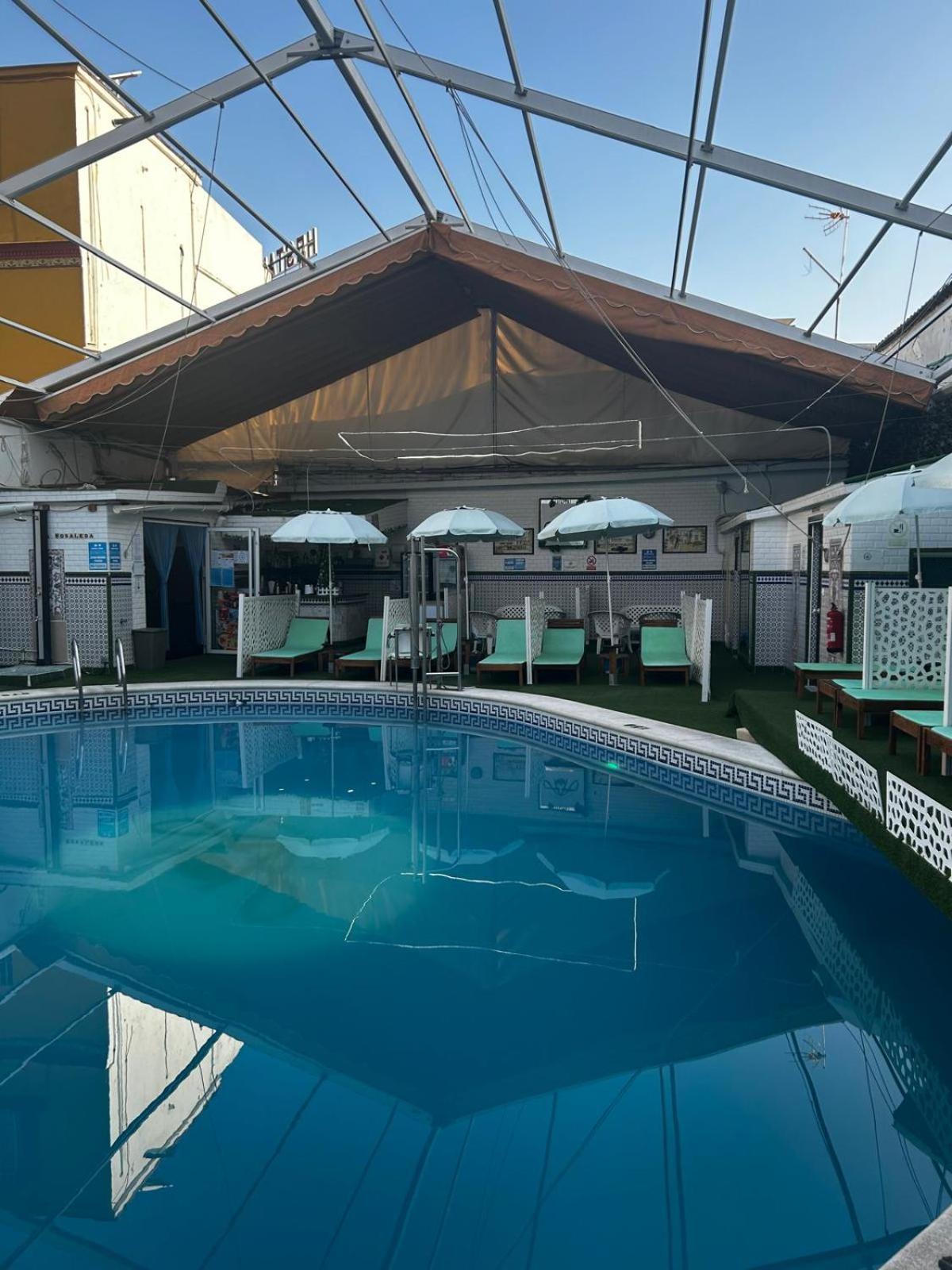 Hostal Avenida Andalucia - Solo Adultos Севилья Экстерьер фото