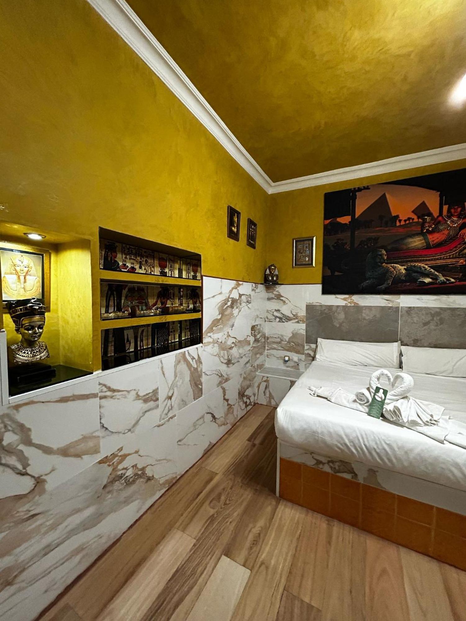 Hostal Avenida Andalucia - Solo Adultos Севилья Экстерьер фото
